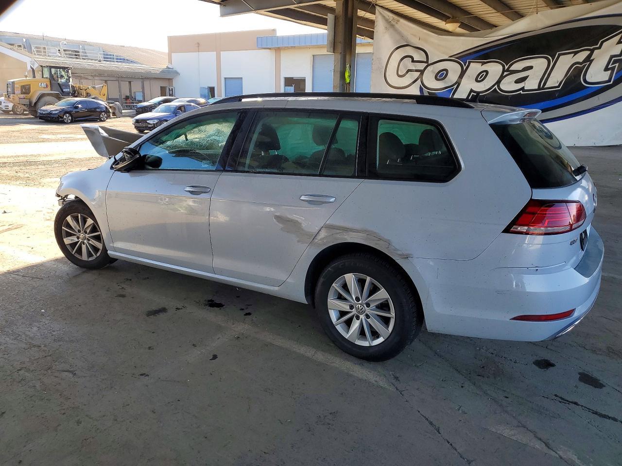 2019 Volkswagen Golf Sportwagen S - zdjęcie 2