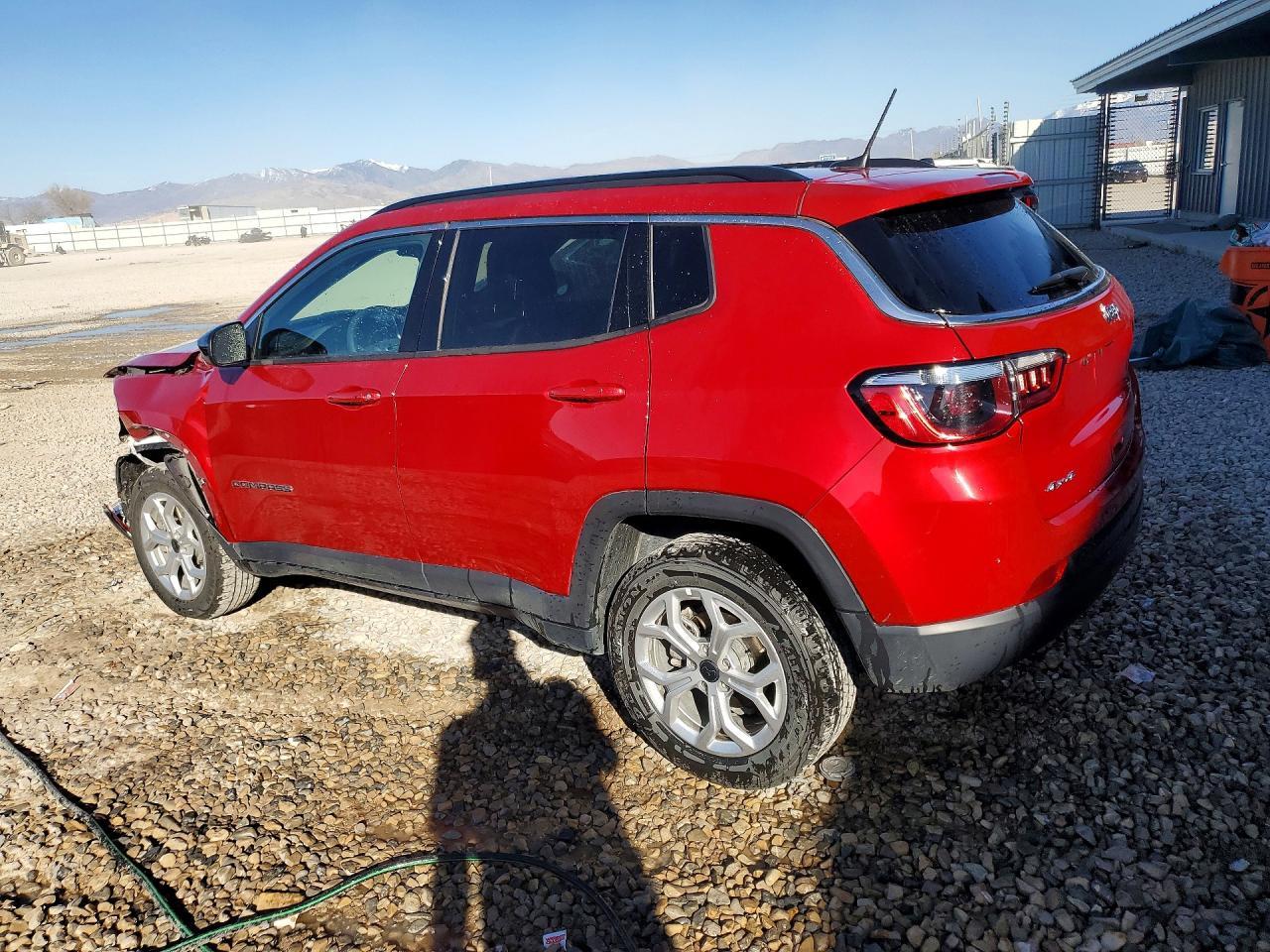 2025 Jeep Compass Latitude - zdjęcie 2