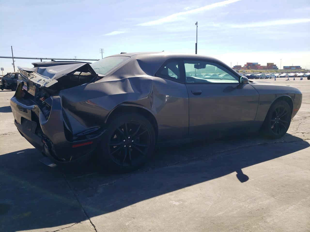 2016 Dodge Challenger R - zdjęcie 3