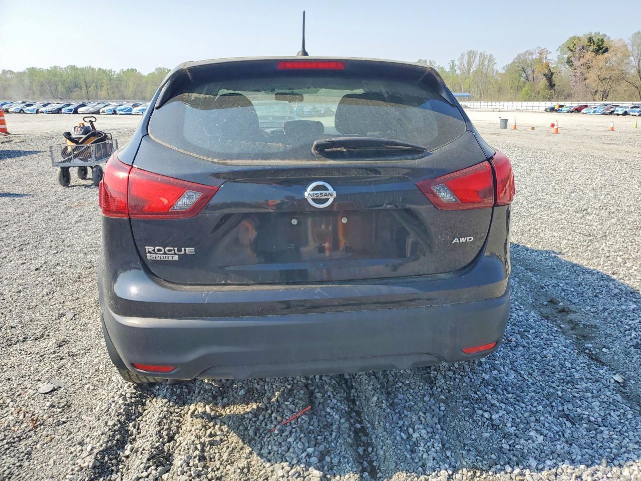 2017 Nissan Rogue Sport S - zdjęcie 6