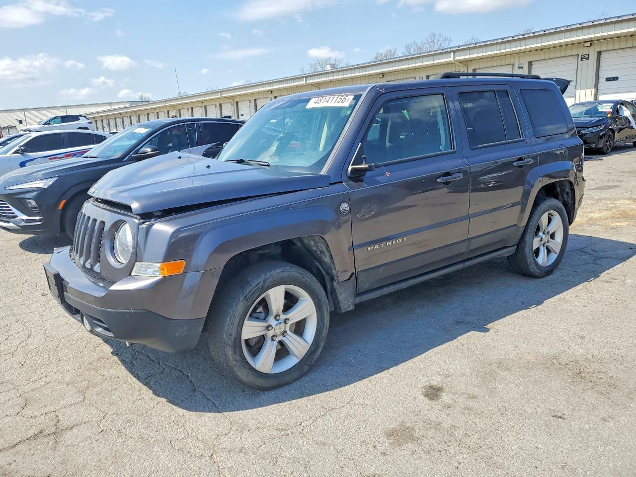 2015 Jeep Patriot Latitude - zdjęcie główne