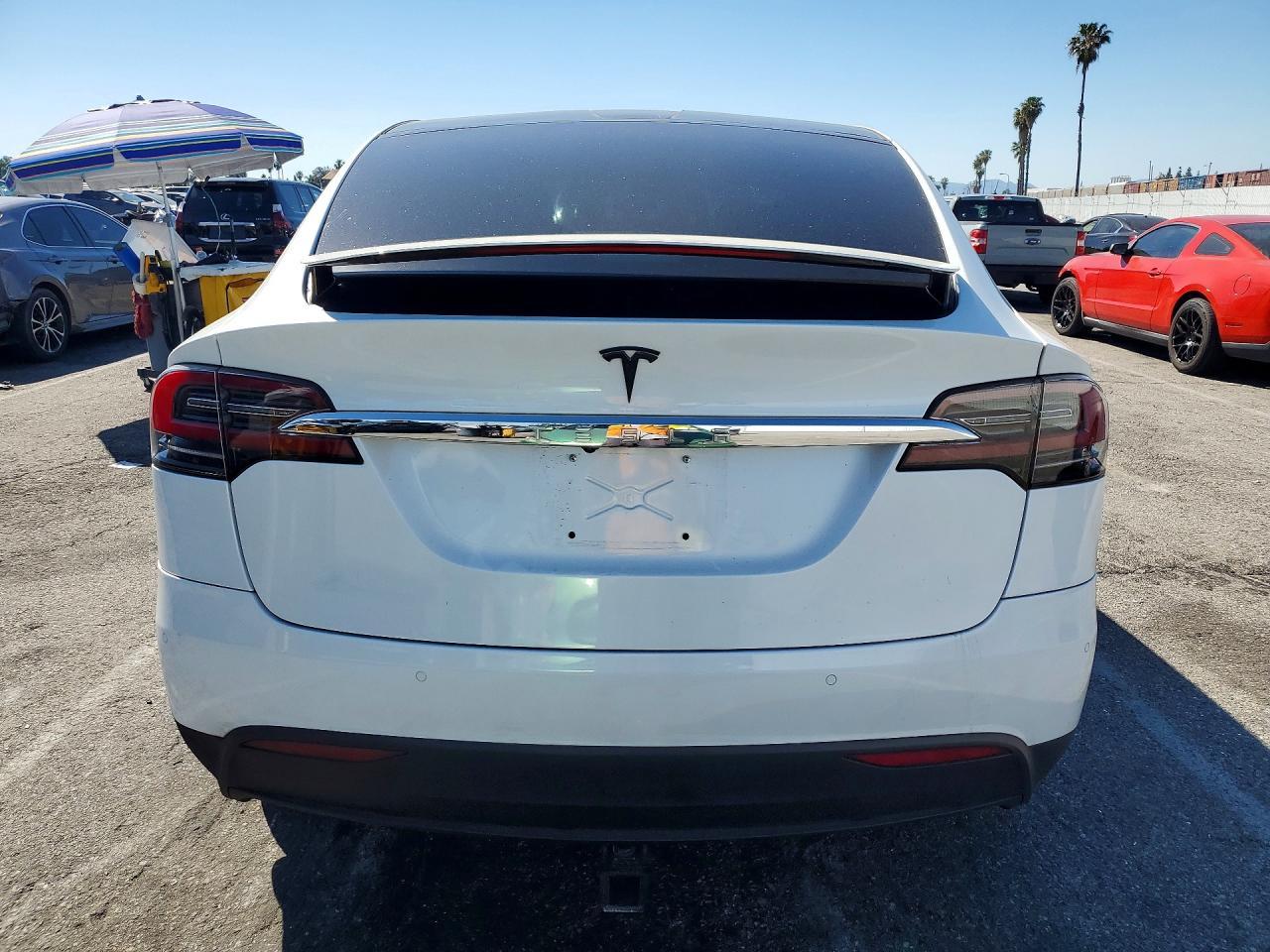 2020 Tesla Model X - zdjęcie 6