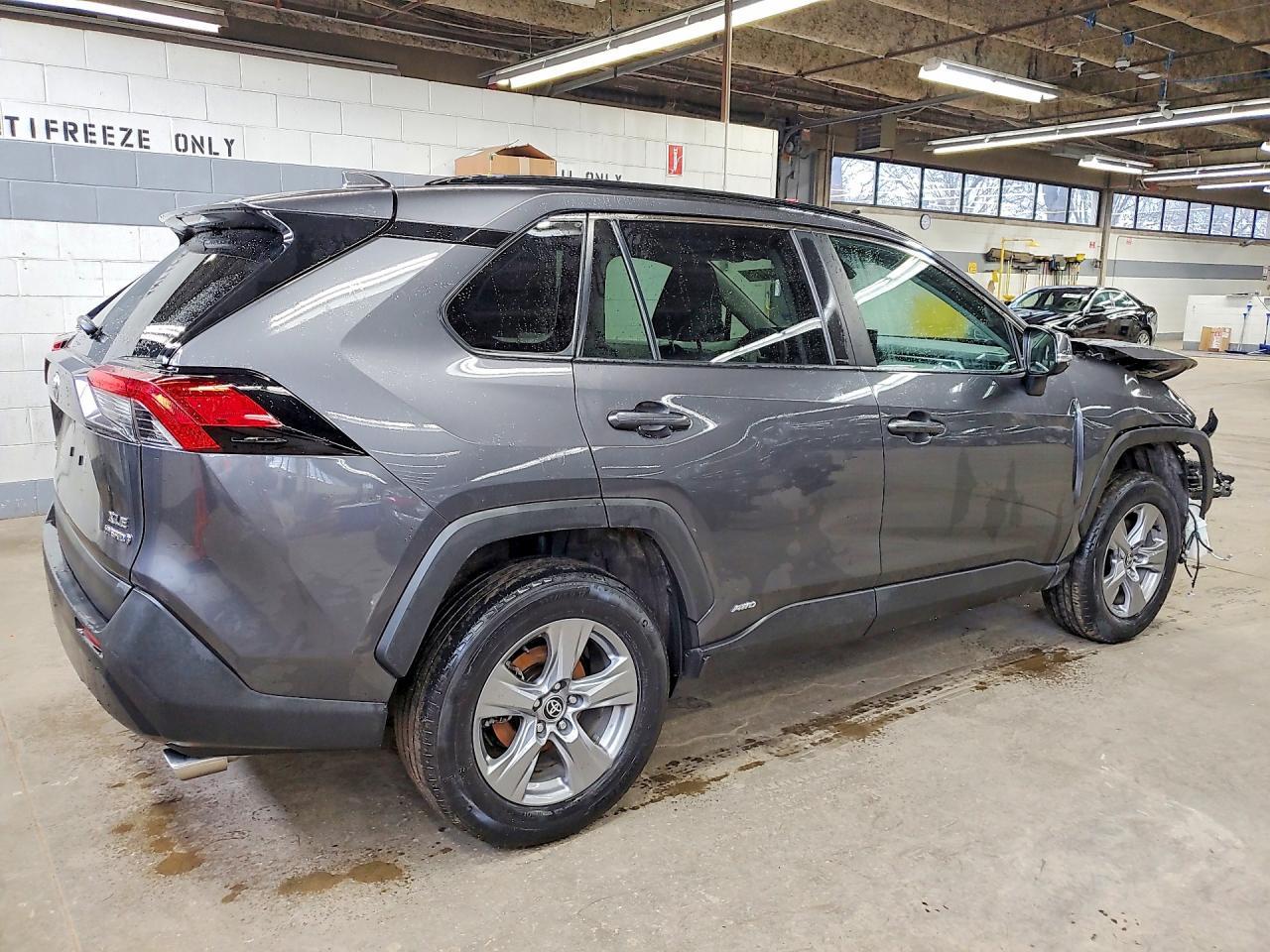 2022 Toyota Rav4 Hybrid Xle - zdjęcie 3