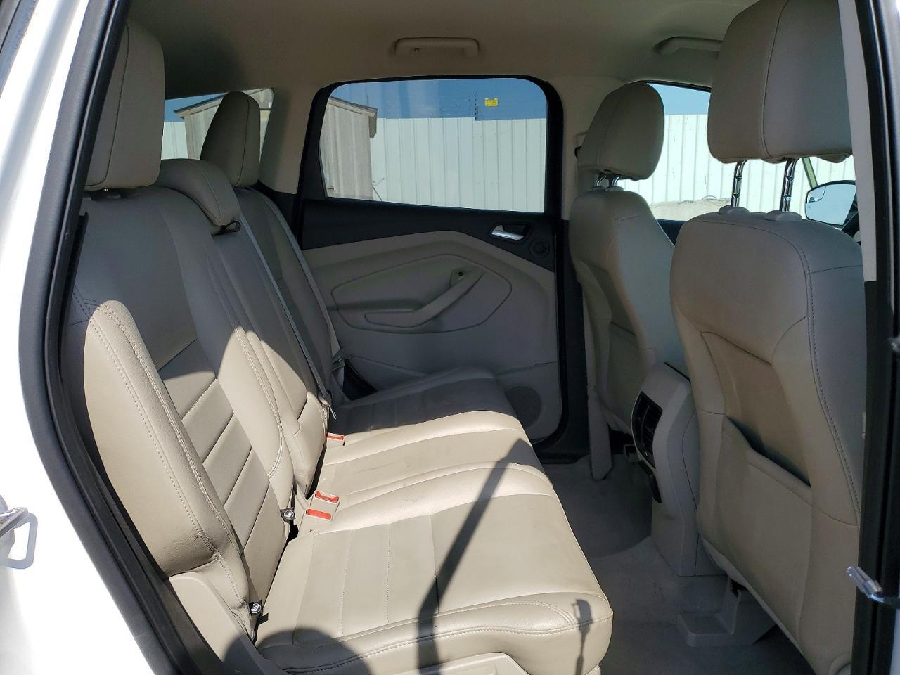 2015 Ford Escape Titanium - zdjęcie 11