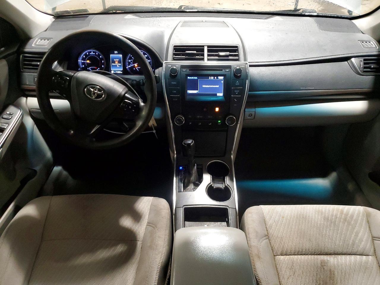 2017 Toyota Camry Le - zdjęcie 8