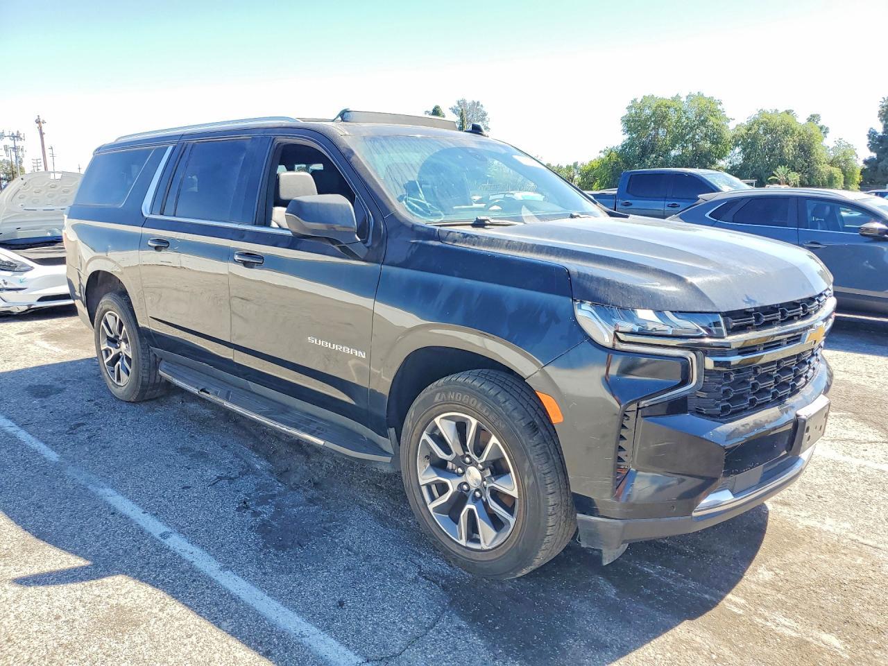 2022 Chev Suburban C - zdjęcie 4