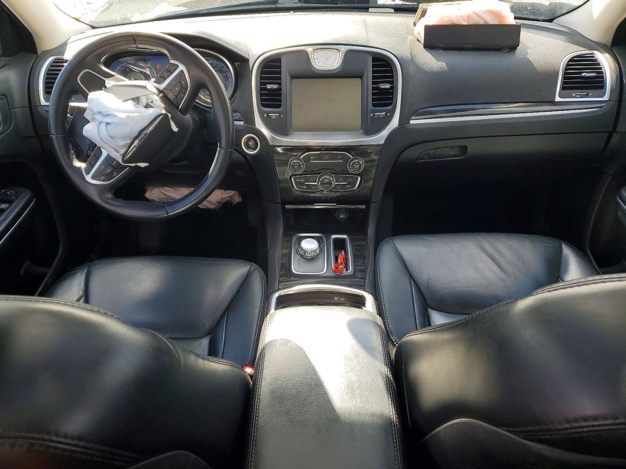 2016 Chrysler 300 Limited - zdjęcie 8