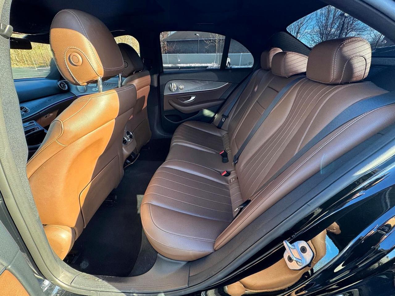 2022 Mercedes-Benz E 350 - zdjęcie 11