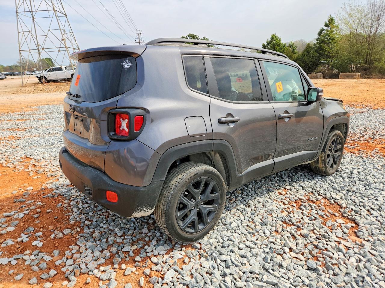 2016 Jeep Renegade Latitude - zdjęcie 3