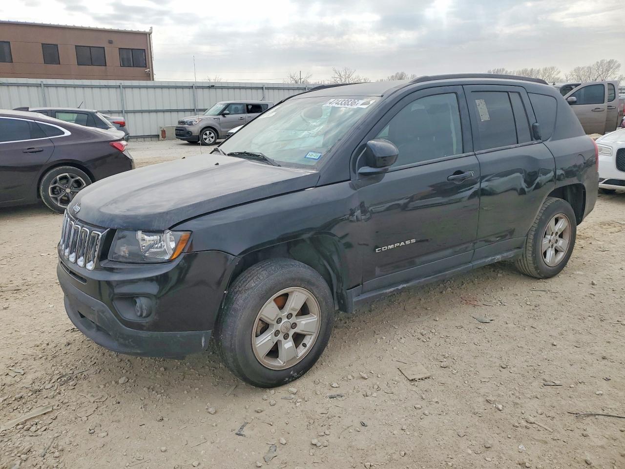 2016 Jeep Compass Latitude - zdjęcie główne