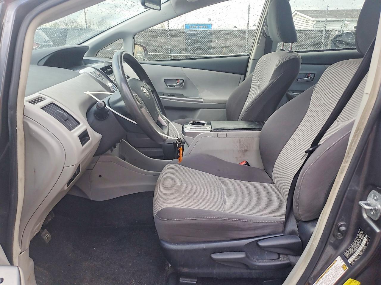 2015 Toyota Prius V Two - zdjęcie 7