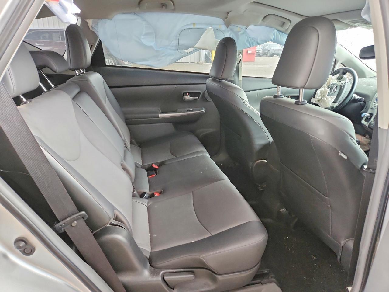 2014 Toyota Prius V Five - zdjęcie 11