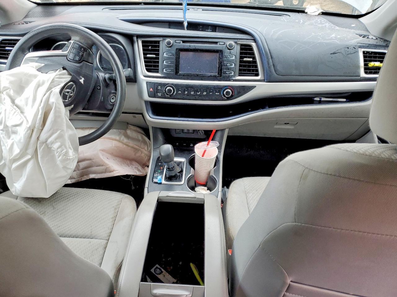 2017 Toyota Highlander Le - zdjęcie 8