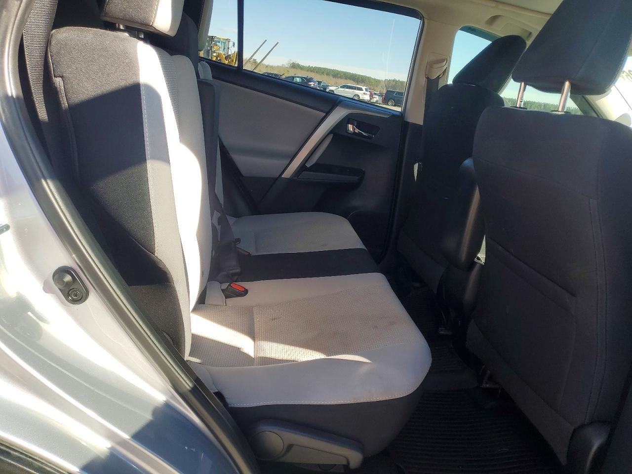 2017 Toyota Rav4 Xle - zdjęcie 10