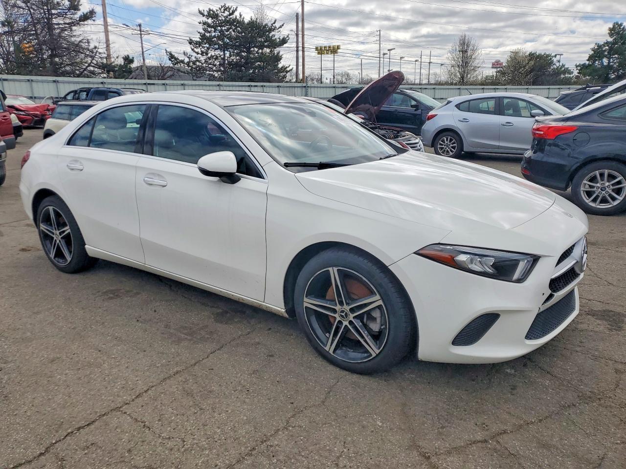 2021 Mercedes-Benz A 220 4Matic - zdjęcie 4