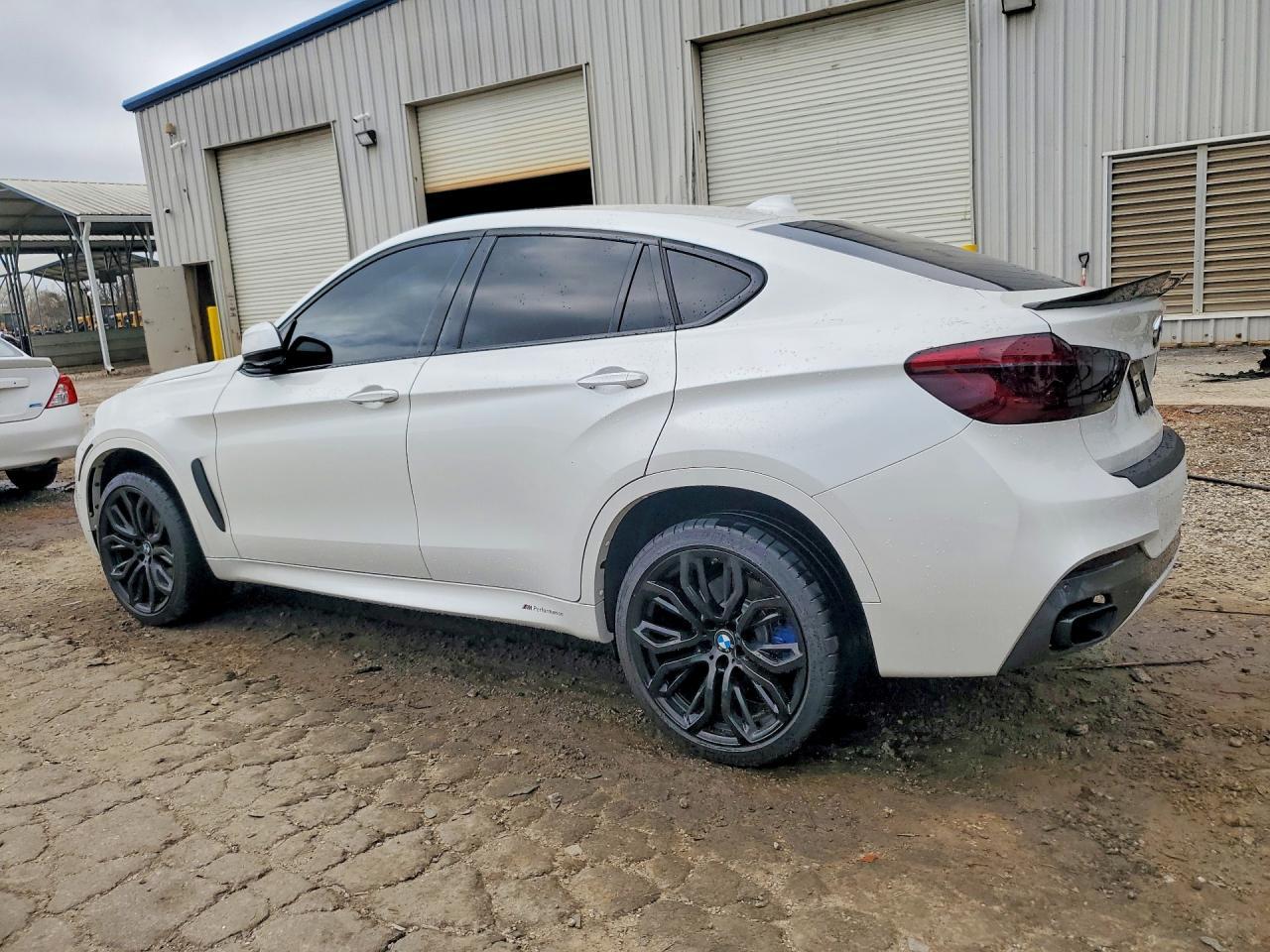 2015 BMW X6 xDrive50I - zdjęcie 2