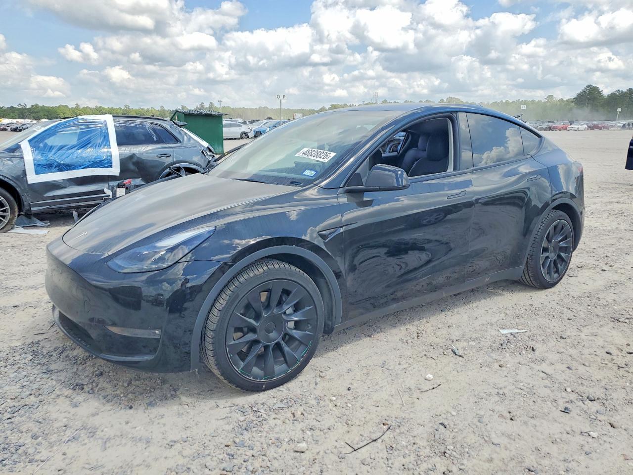 2023 Tesla Y - zdjęcie główne
