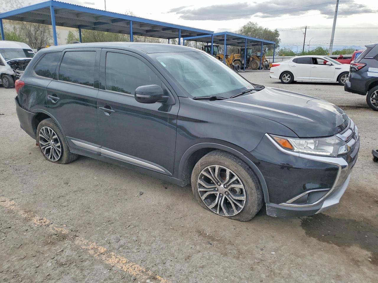 2017 Mitsubishi Outlander Se - zdjęcie 4