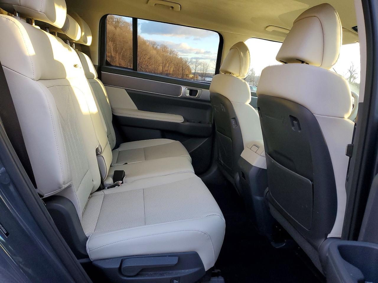 2025 Hyundai Santa Fe Sel - zdjęcie 11