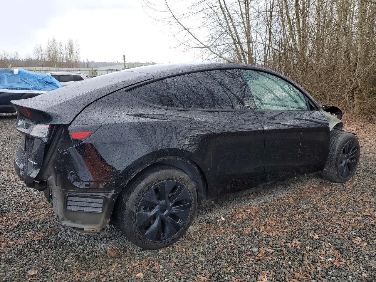 2025 Tesla Model Y - zdjęcie 3