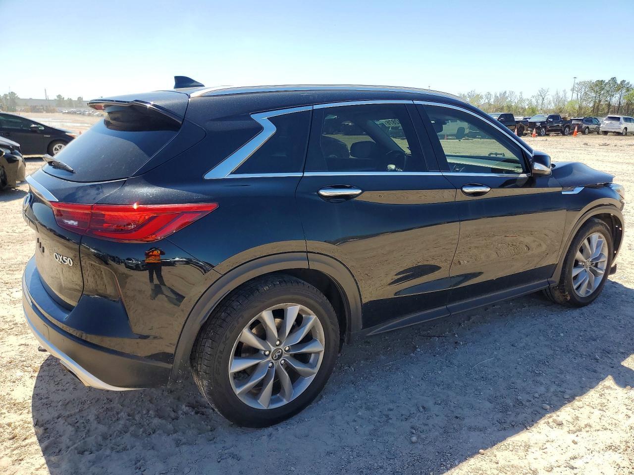 2021 Infiniti Qx50 Luxe - zdjęcie 3