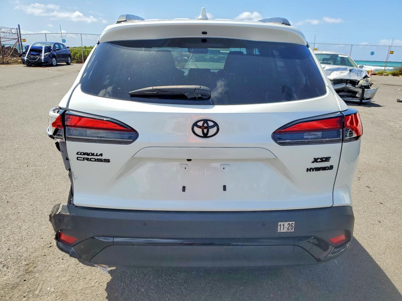 2024 Toyota Corolla Cross Hybrid S - zdjęcie 6