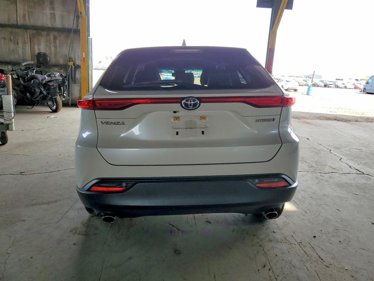 2021 Toyota Venza Le - zdjęcie 6