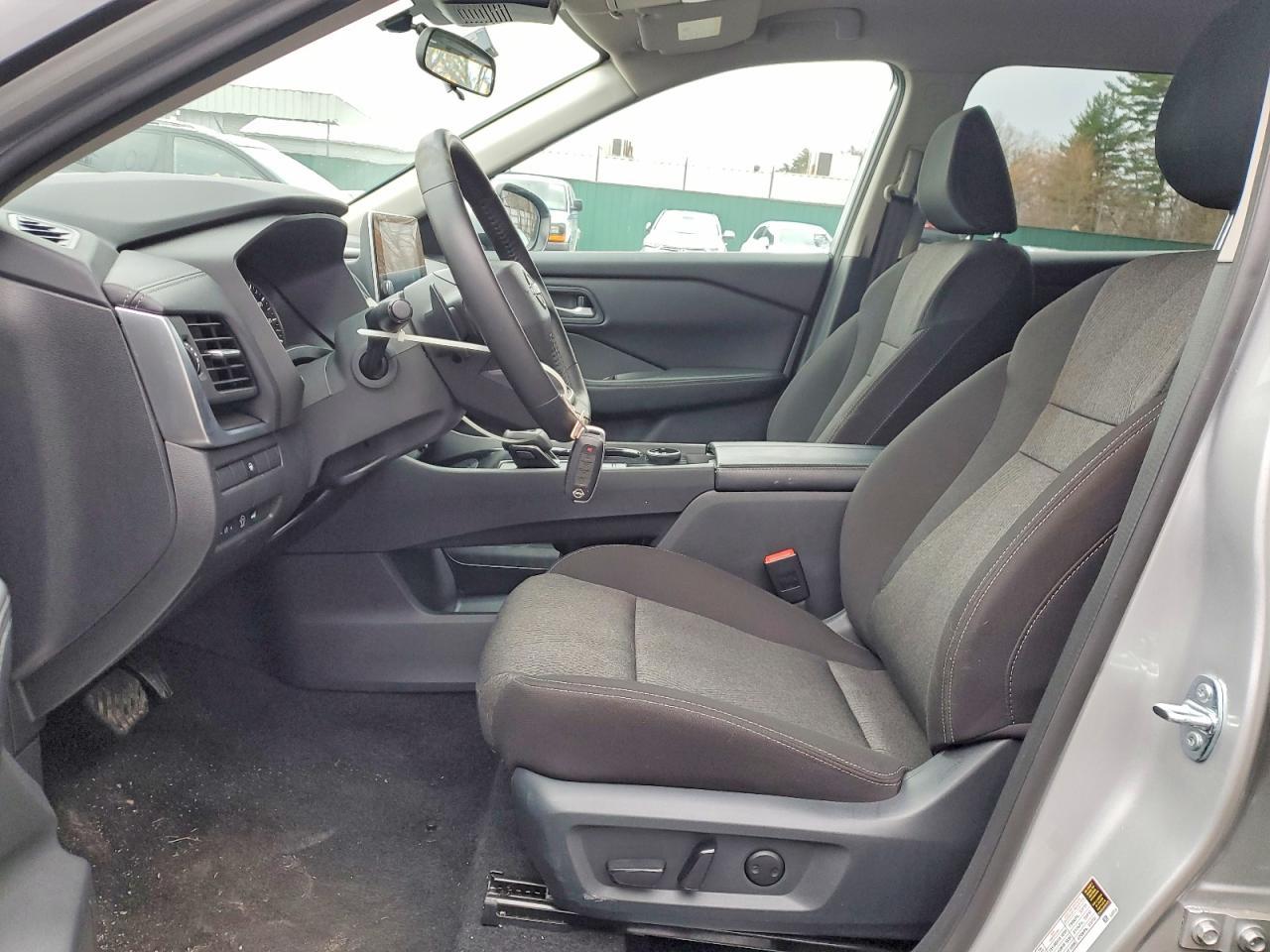 2025 Nissan Rogue Sv - zdjęcie 7