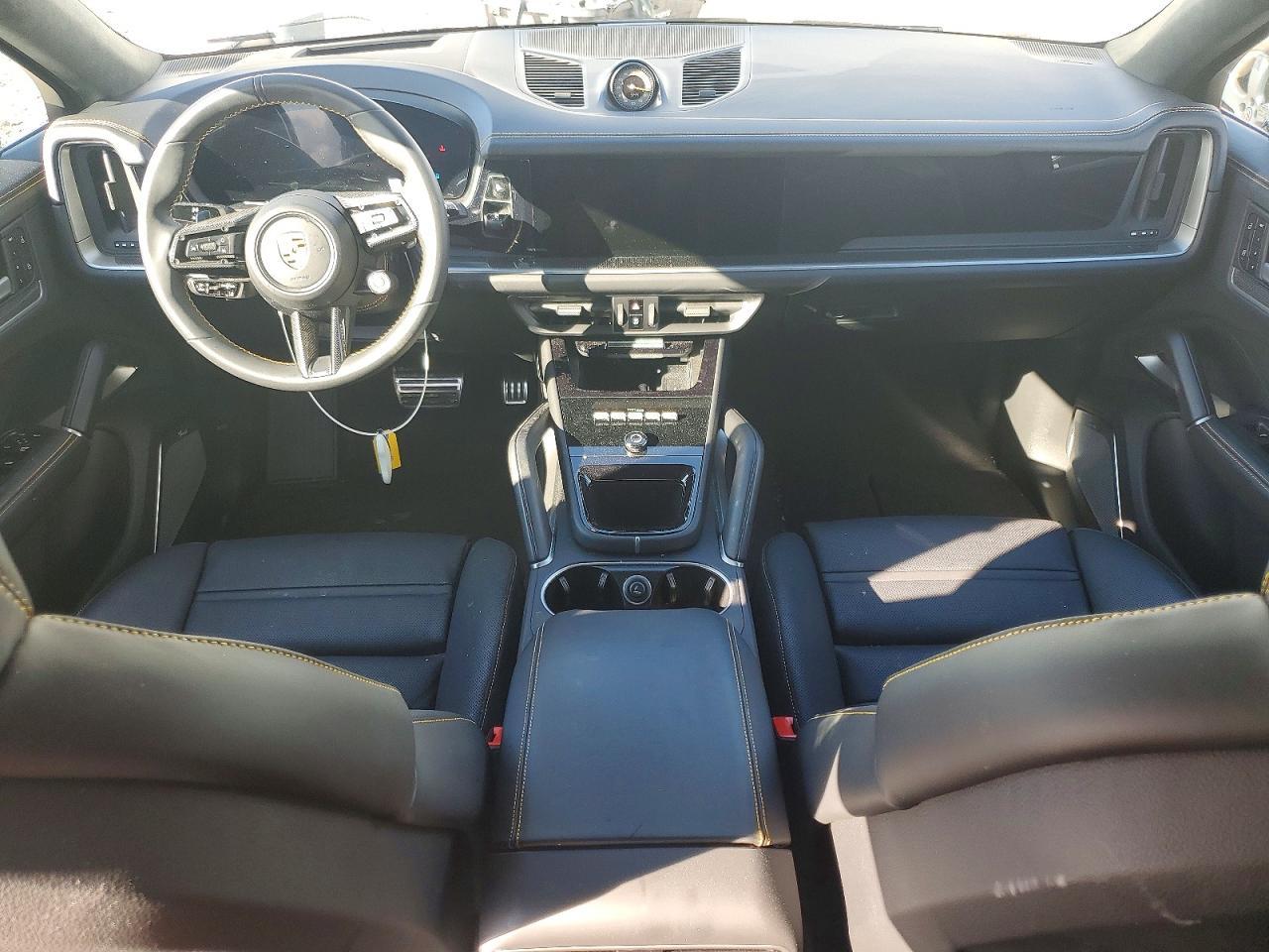 2025 Porsche Cayenne Turbo Gt - zdjęcie 8