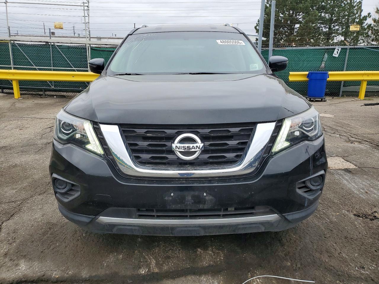 2019 Nissan Pathfinder S - zdjęcie 5