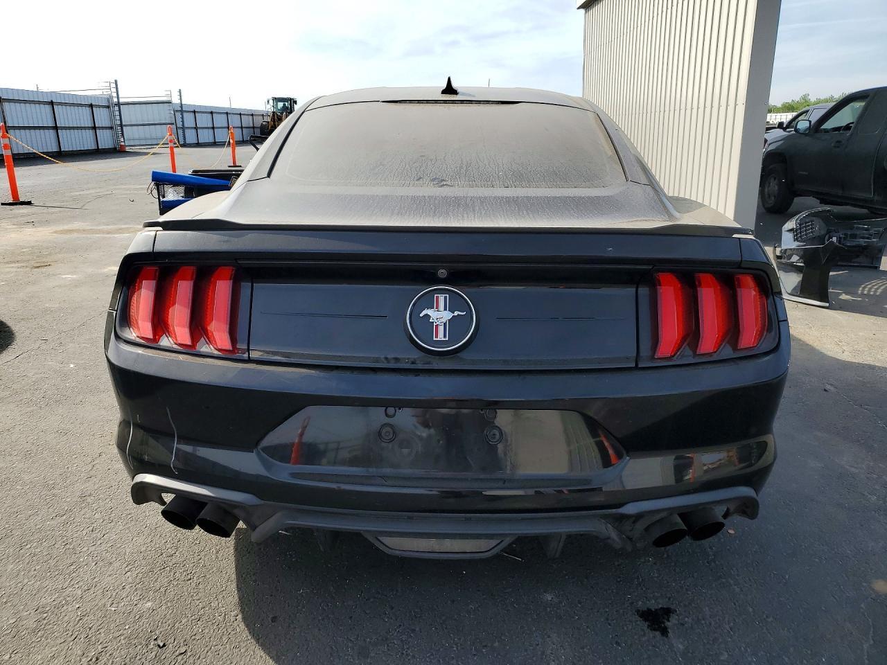 2020 Ford Mustang - zdjęcie 6