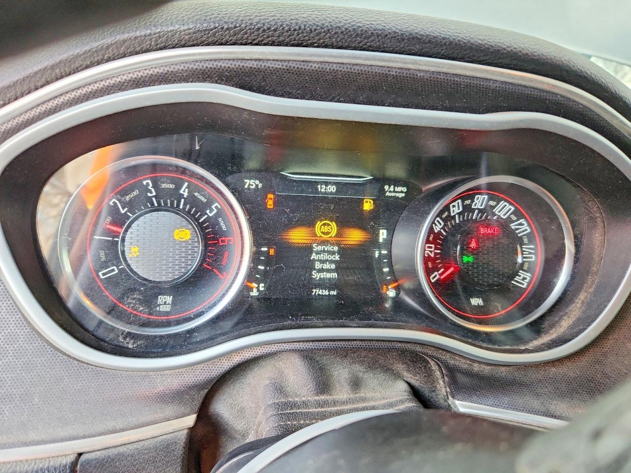 2017 Dodge Challenger R - zdjęcie 9