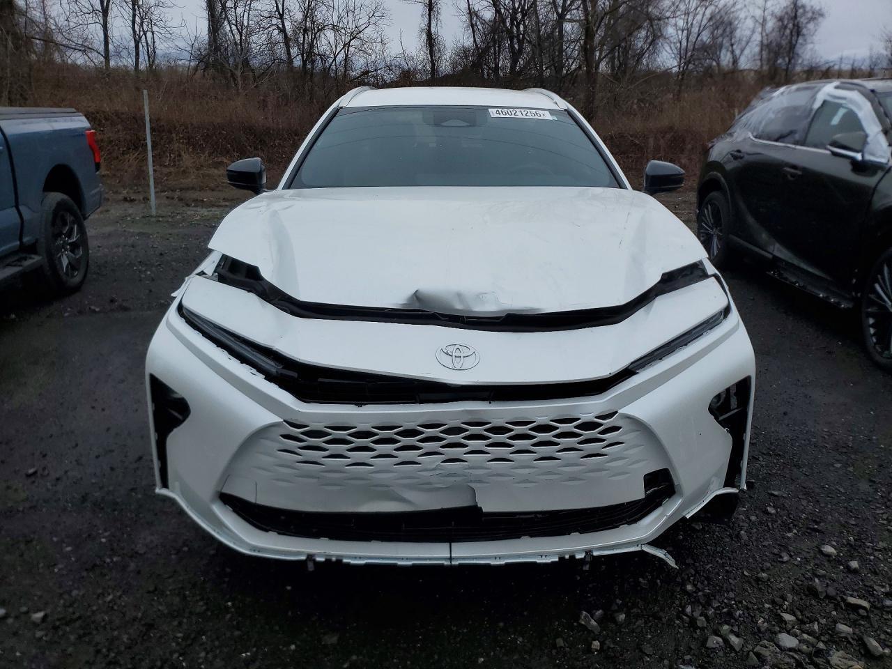 2025 Toyota Crown Signia Xle - zdjęcie 5