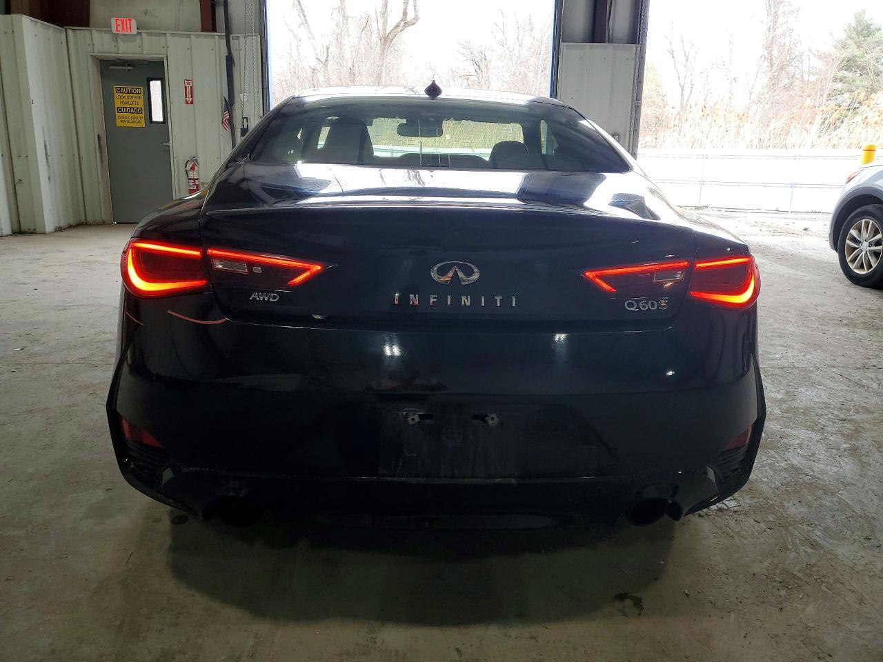 2018 Infiniti Q60 Red Sport 400 - zdjęcie 6