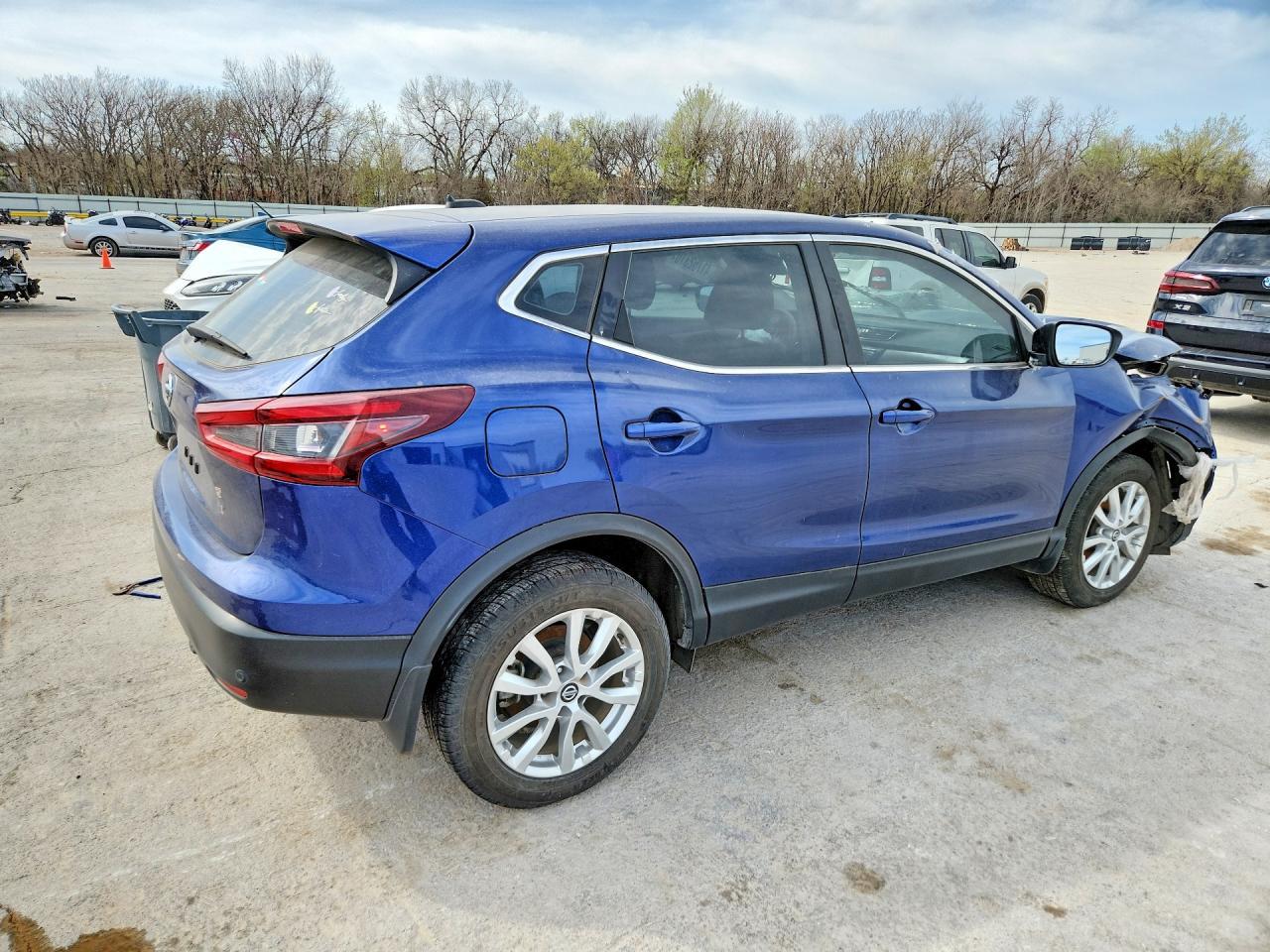 2022 Nissan Rogue Sport S - zdjęcie 3