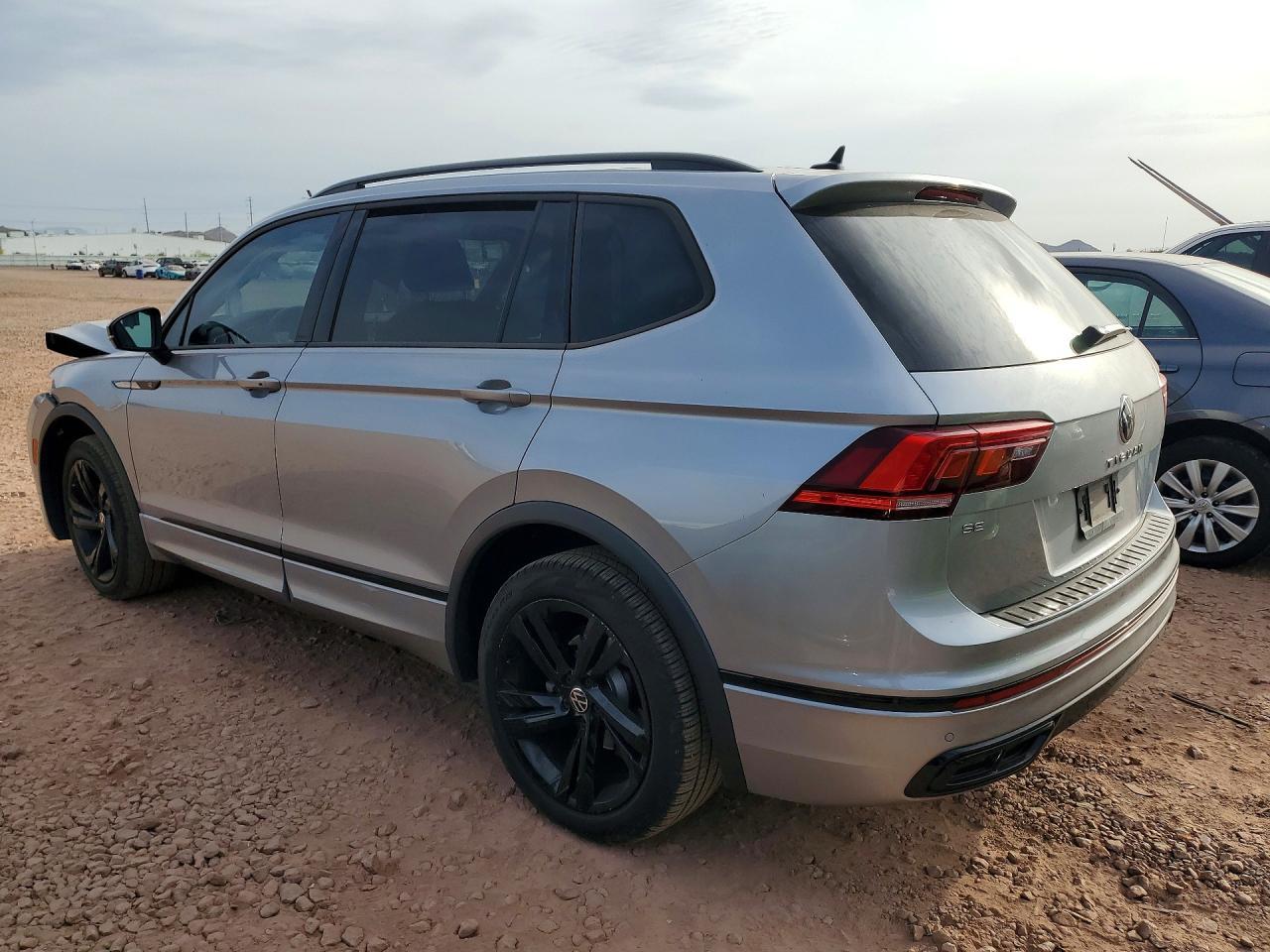2023 Volkswagen Tiguan Se R-Line Black - zdjęcie 2