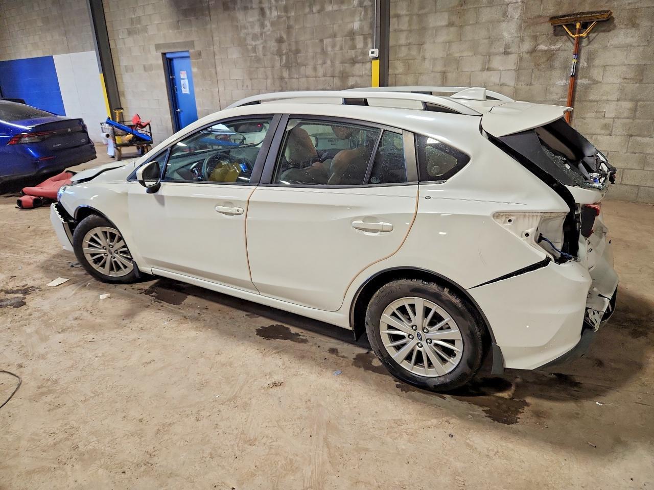 2018 Subaru Impreza Premium Plus - zdjęcie 2