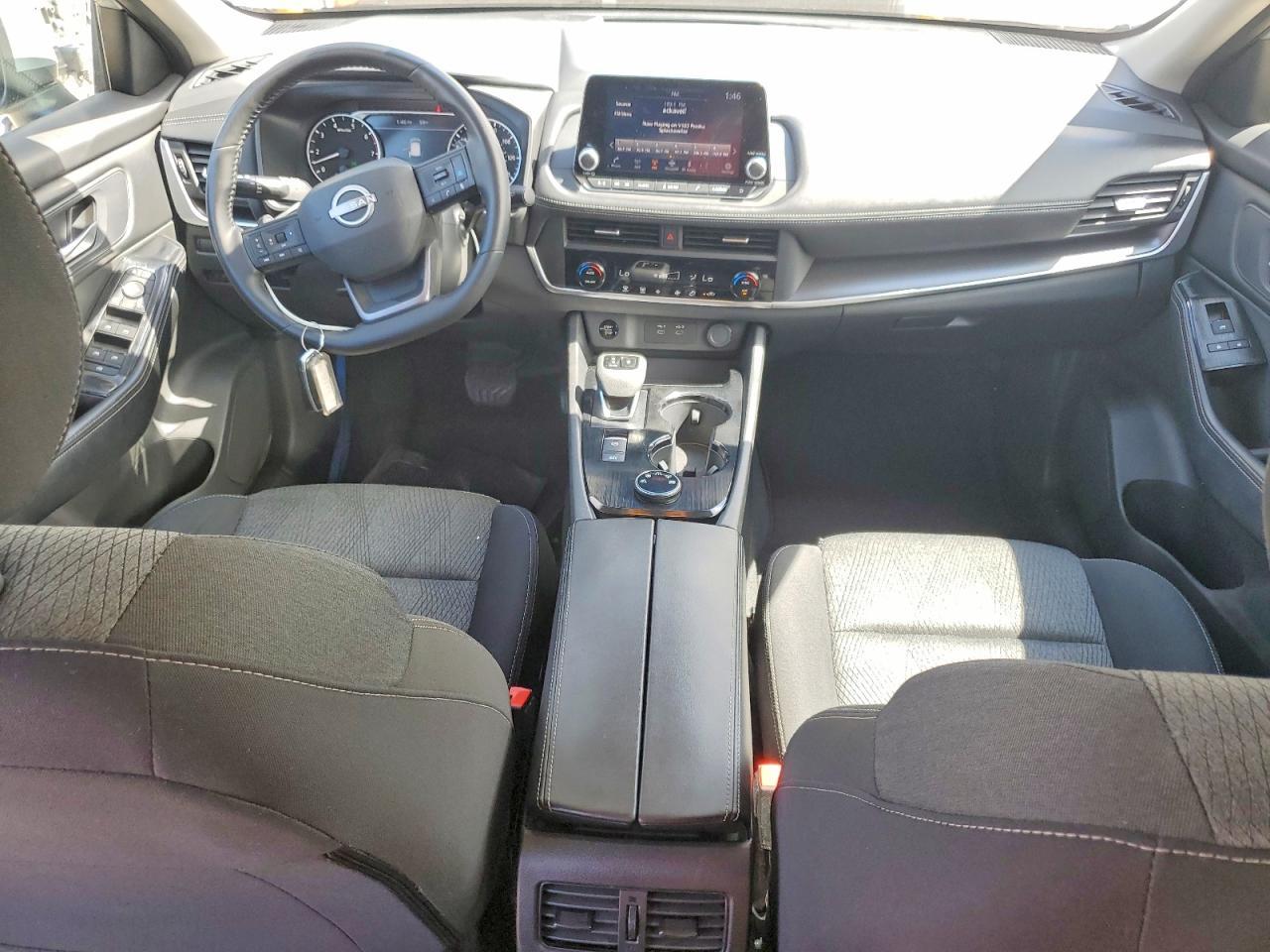 2025 Nissan Rogue Sv - zdjęcie 8