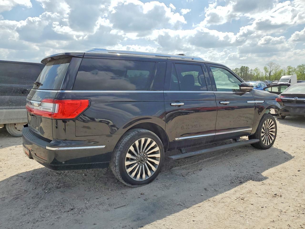 2019 Lincoln Navigator L Reserve - zdjęcie 3