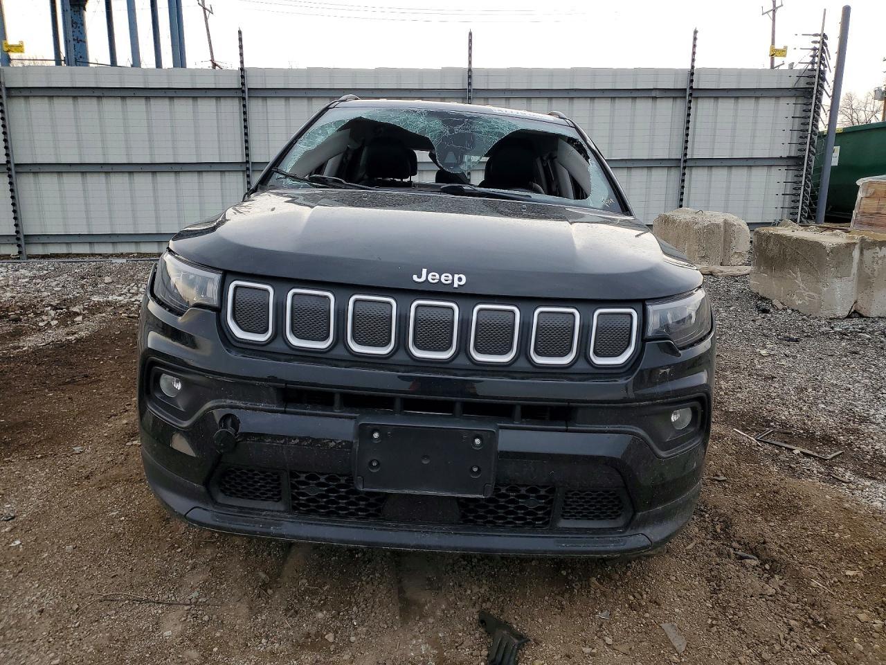 2022 Jeep Compass Latitude Lux - zdjęcie 5