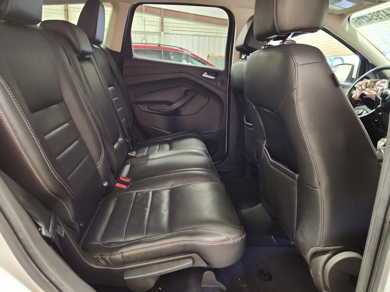 2014 Ford Escape Titanium - zdjęcie 11