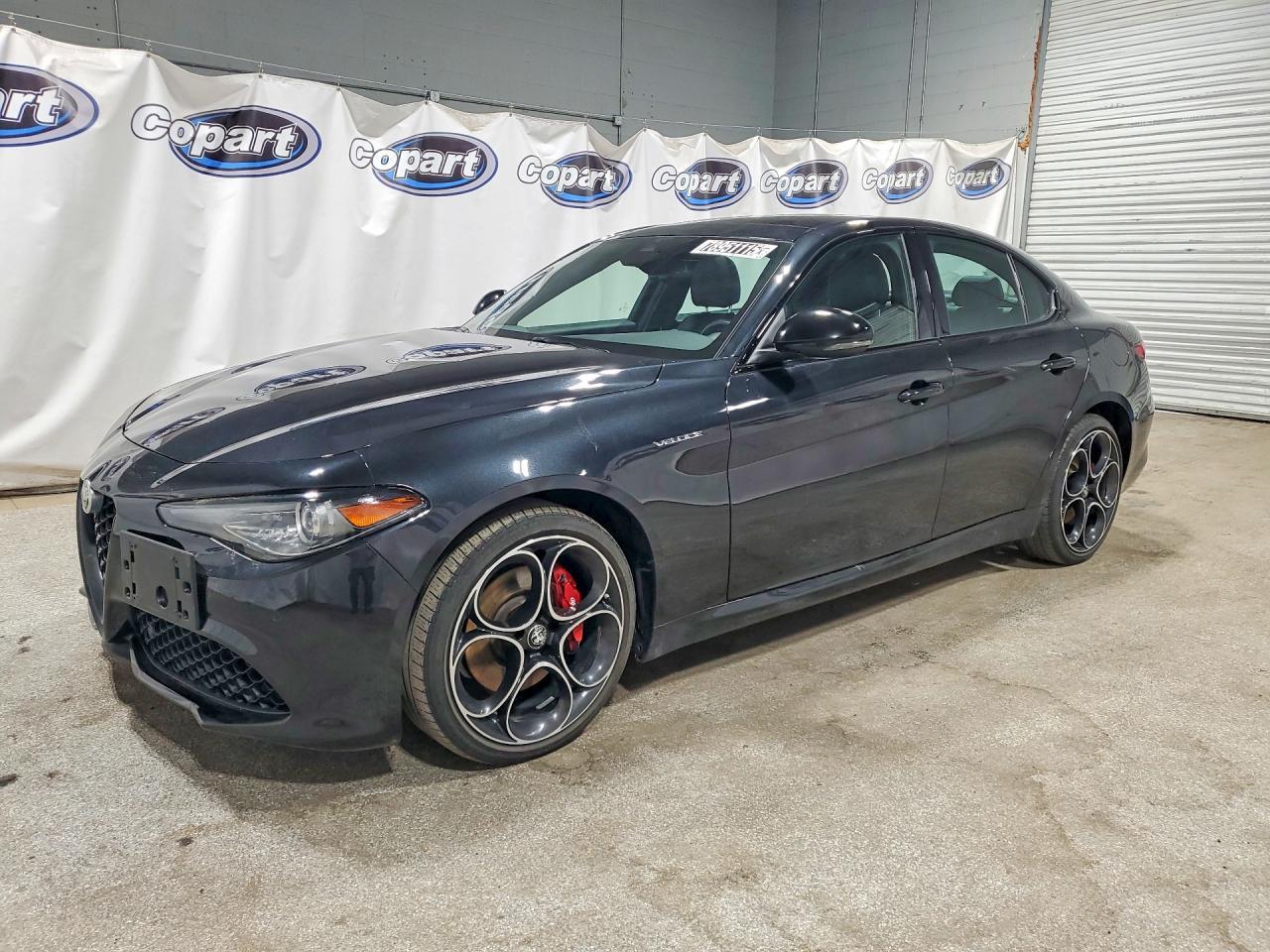 2022 Alfa Romeo Giulia Super - zdjęcie główne