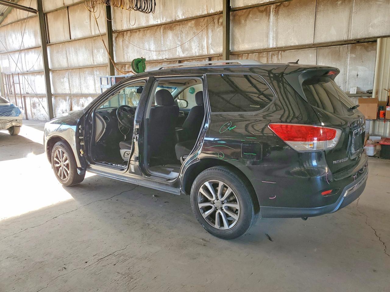 2016 Nissan Pathfinder Sv - zdjęcie 2