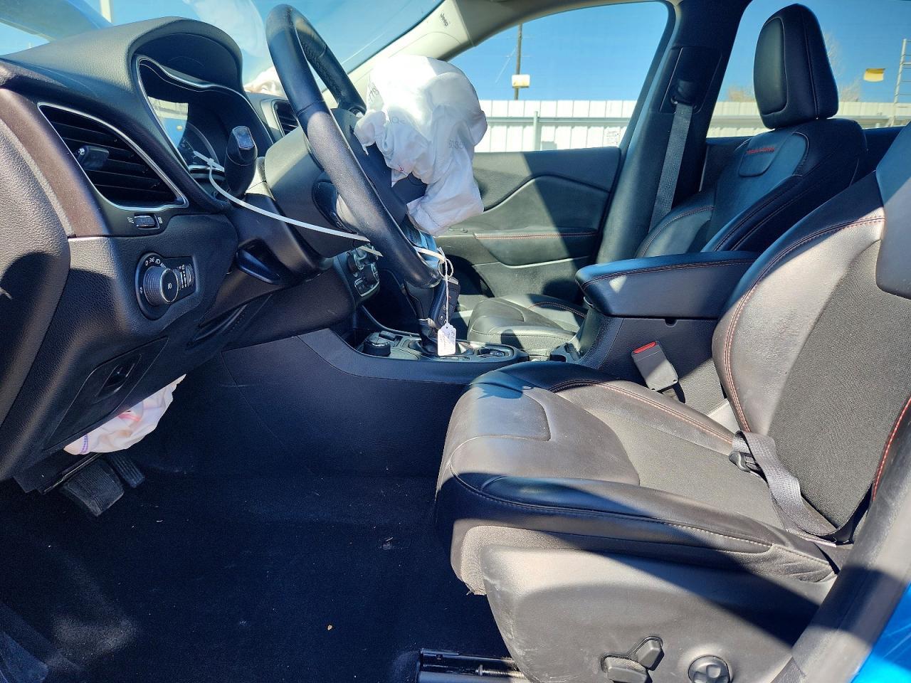 2021 Jeep Cherokee Trailhawk - zdjęcie 7