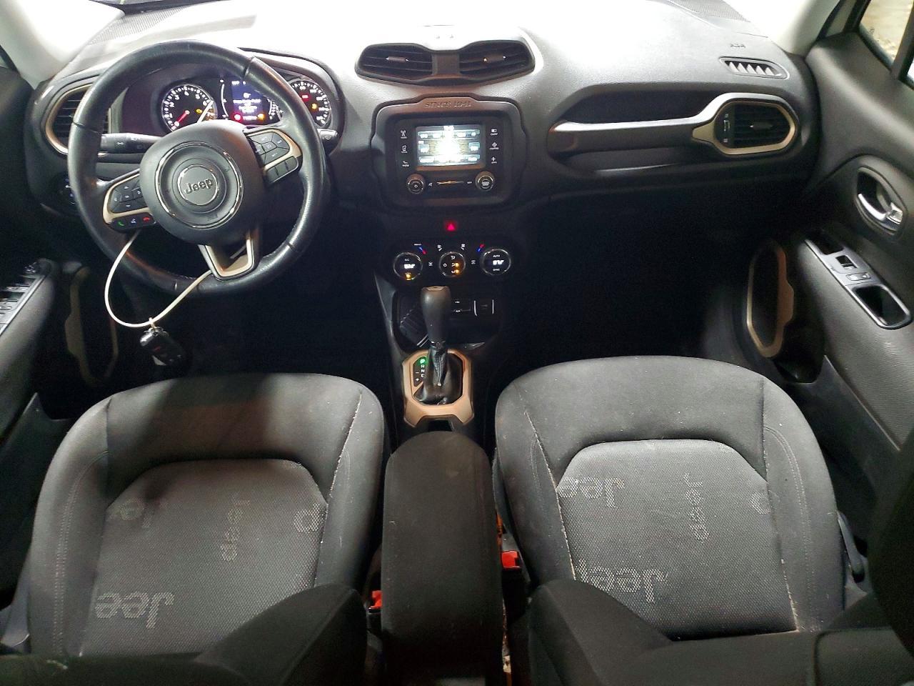 2017 Jeep Renegade Latitude - zdjęcie 8