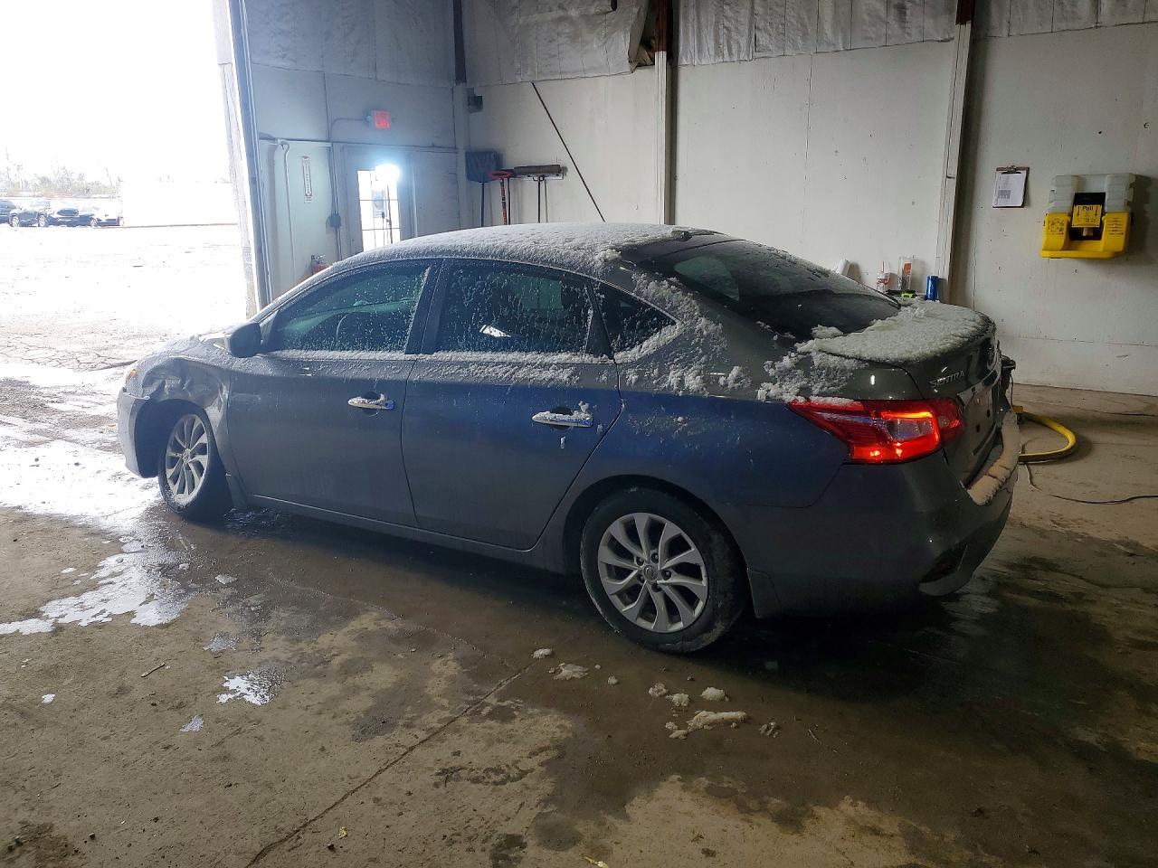 2019 Nissan Sentra Sv - zdjęcie 2