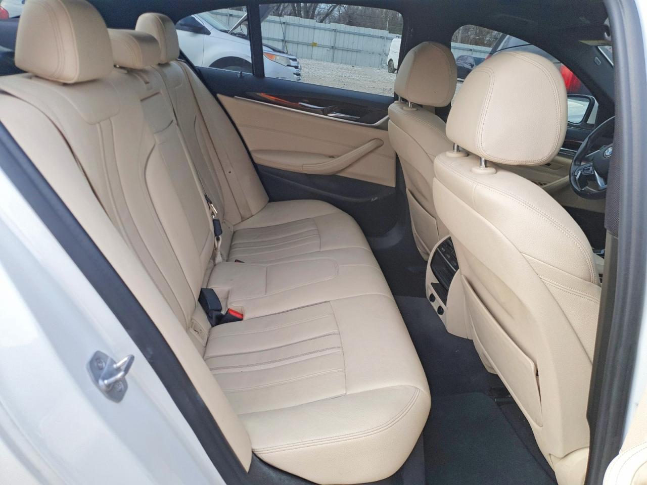 2018 BMW 530 I - zdjęcie 10