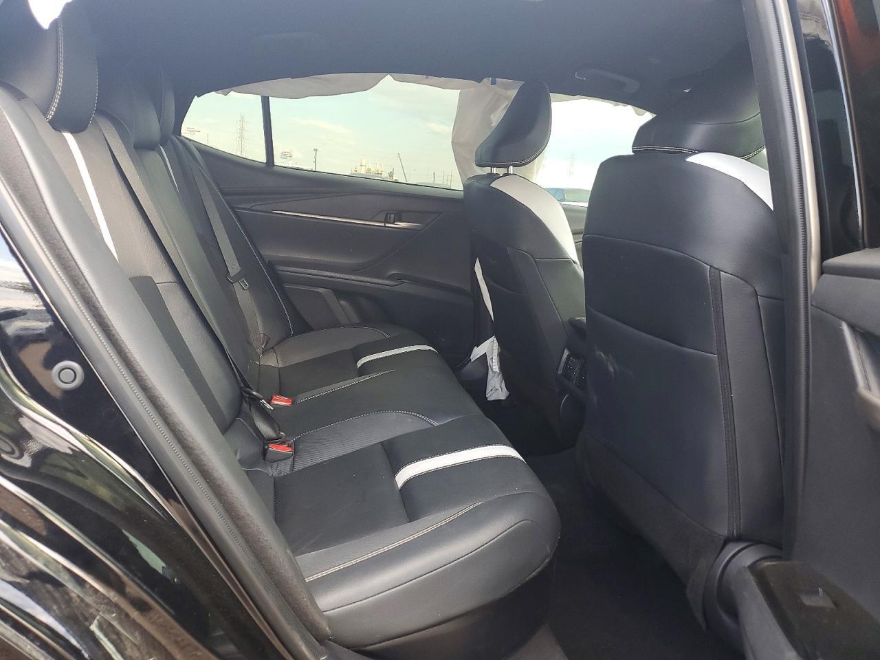 2025 Toyota Camry Se - zdjęcie 10