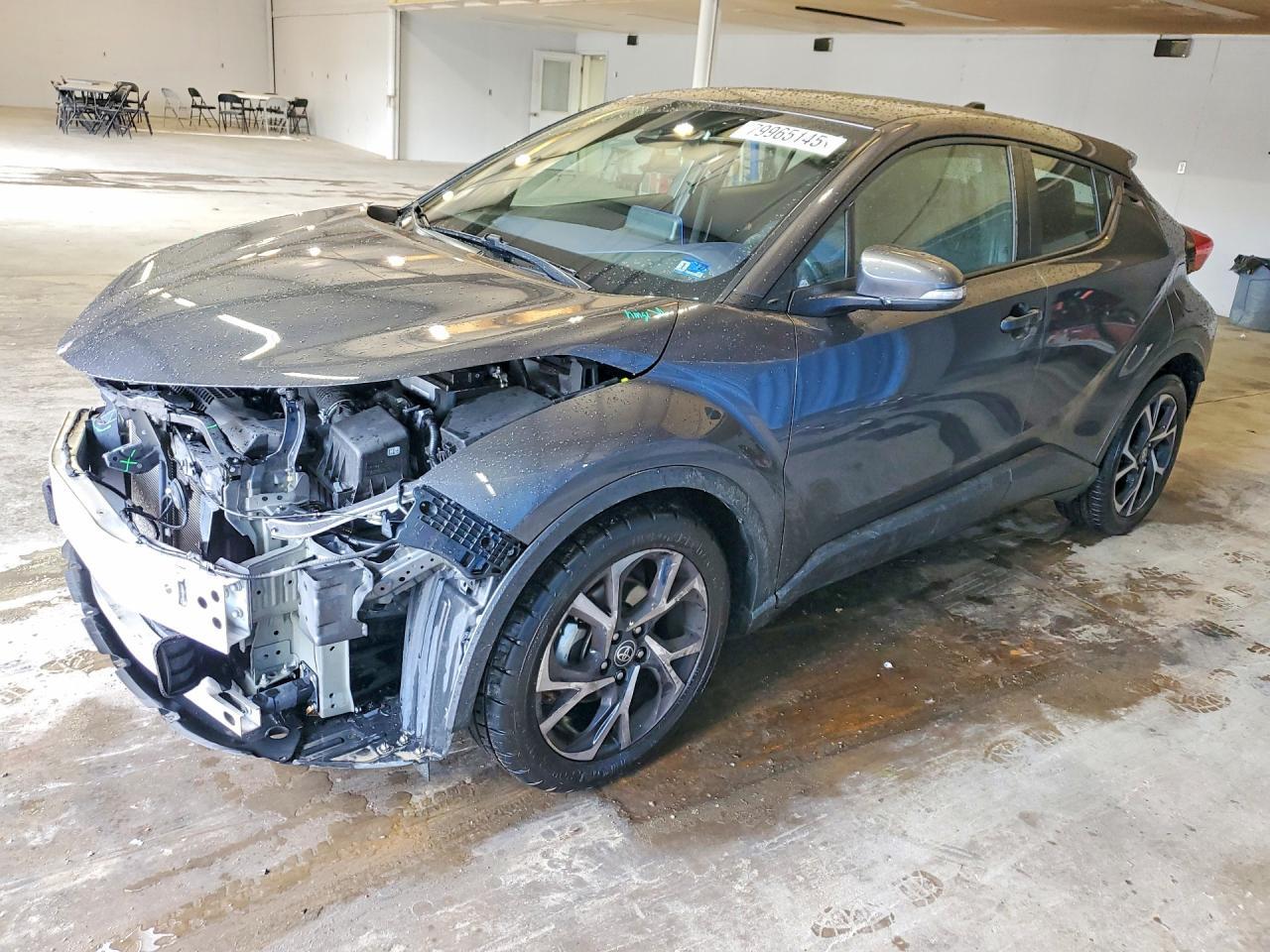 2021 Toyota C-Hr Xle - zdjęcie główne