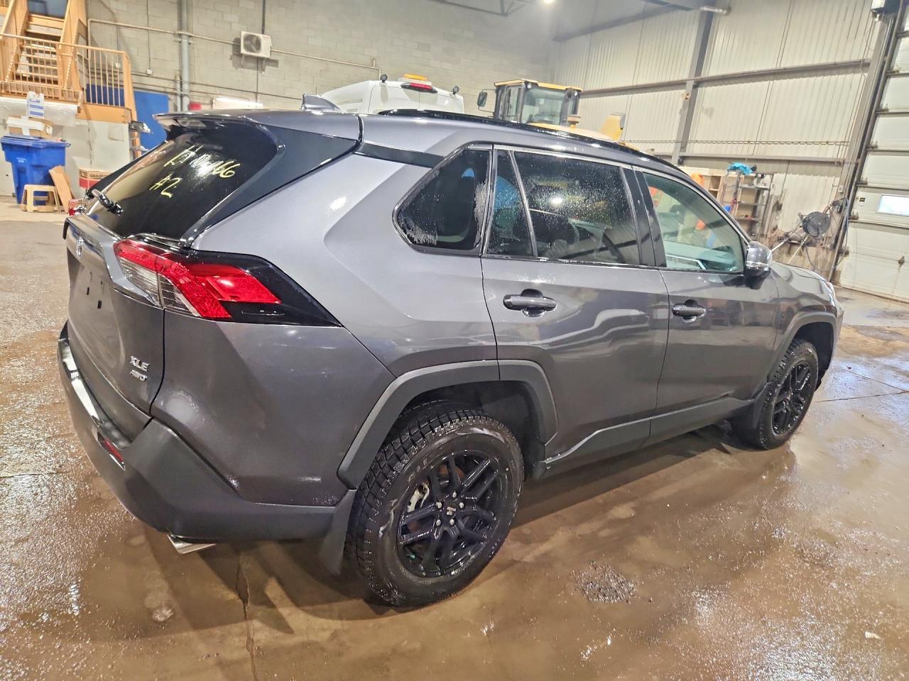 2023 Toyota Rav4 Xle - zdjęcie 3